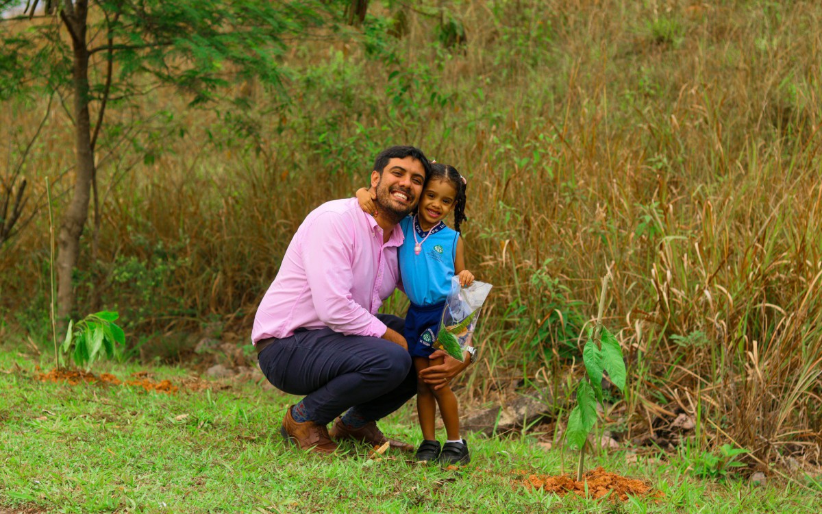 Ricardo Oliveira dos Santos, de 35 anos, levou sua filha Emanuela Jesus Oliveira dos Santos, de 4 anos, ao Parque Gericin&oacute;