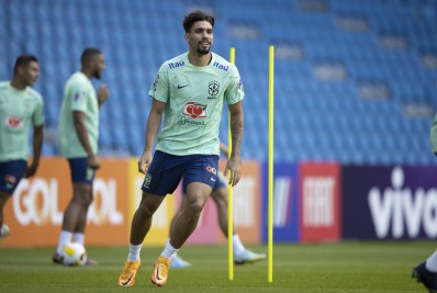 Ex-jogador do Flamengo, Lucas Paquetá rasga elogios a ídolo do Vasco: 'O que fez por mim foi único'