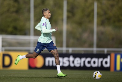 Raphinha exalta equilíbrio da Seleção e minimiza disputa com Antony: 'Quero chegar bem na Copa'