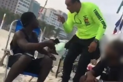 BPTur investiga conduta de PMs em abordagem a jovem negro na Praia de Copacabana