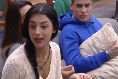 A Fazenda: Bia Miranda e Tati Zaqui trocam xingamentos por causa de Deolane