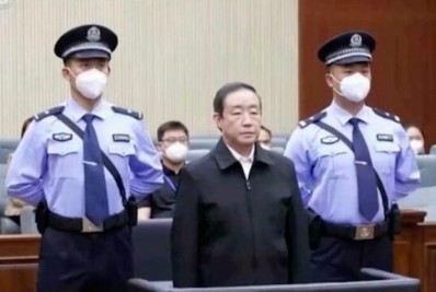 Ex-ministro da Justiça da China é condenado à prisão perpétua