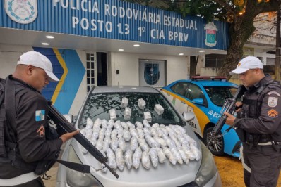 Homem é preso com 4.800 pinos de cocaína 