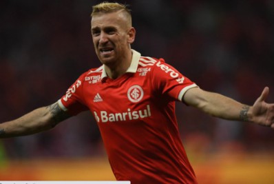 Internacional estaria irritado com insistência do Flamengo para contratar atacante