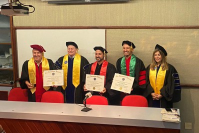 Antes de voltar ao Japão, Zico recebe título doutor honoris causa ao lado do filho Thiago Coimbra