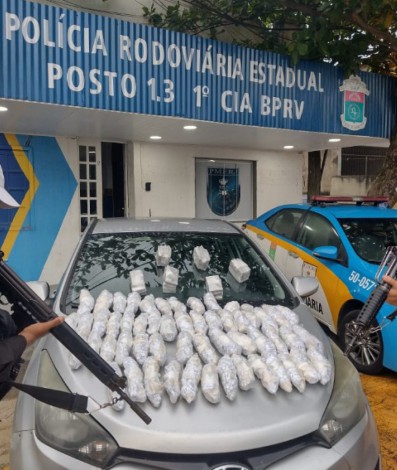 Policiais rodoviários fazem apreensão de 4.800 pinos de cocaína e 30 tabletes de maconha