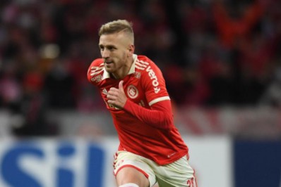 Fluminense teria sondado atacante do Internacional