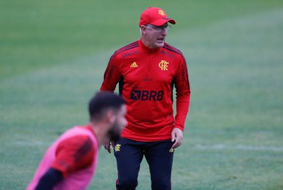 Dorival Júnior teria indicado atacante do Inter para reforçar o Flamengo em 2023
