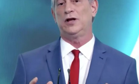 Ciro Gomes diz que n o quer mais disputar elei es Asfixiado por