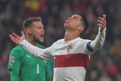 Cristiano Ronaldo agradece apoio de fãs ao se machucar pela seleção portuguesa