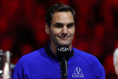 Federer dá adeus ao tênis sem título da Laver Cup após bela virada do time Mundo