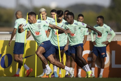 Seleção deve ter duas alterações no time titular em último teste antes da Copa