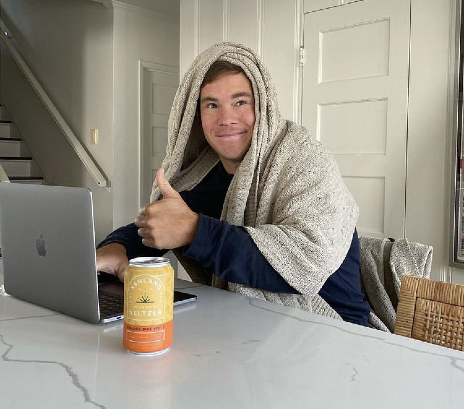 Adam Devine - Reprodução / Instagram