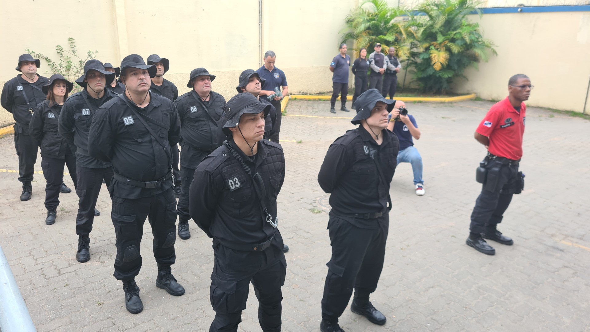 Servidores da primeira turma formada no Curso de Ações com Cães - Divulgação