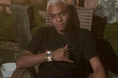 Polícia investiga morte de homem esfaqueado pelas costas por companheira