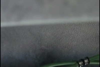 Ônibus do BRT tem portas depredadas por ato de vandalismo