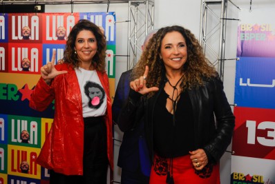 Daniela Mercury e mais famosos prestigiam encerramento da campanha de Lula