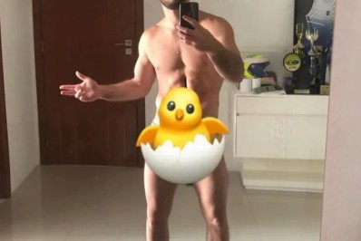 Diego Hypolito publica foto nu e agita a web: 'Posta mais'