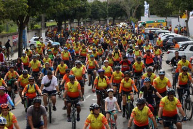 Cerca de 10 mil pessoas participam de passeio ciclístico na cidade