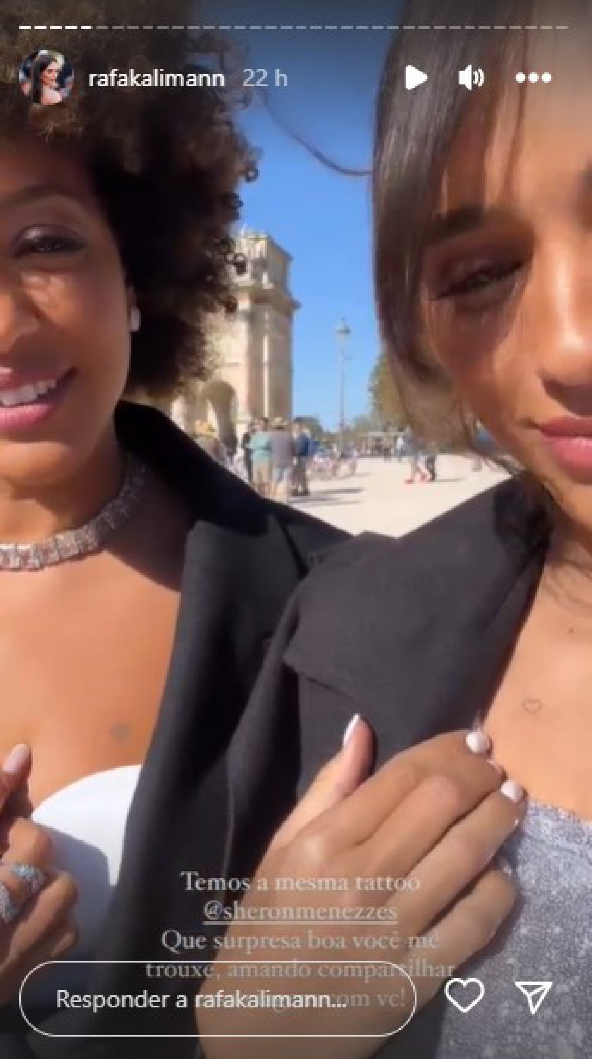 Sheron Menezzes e Rafa Kalimann descobrem tatuagem igual em Paris - Reprodução Internet