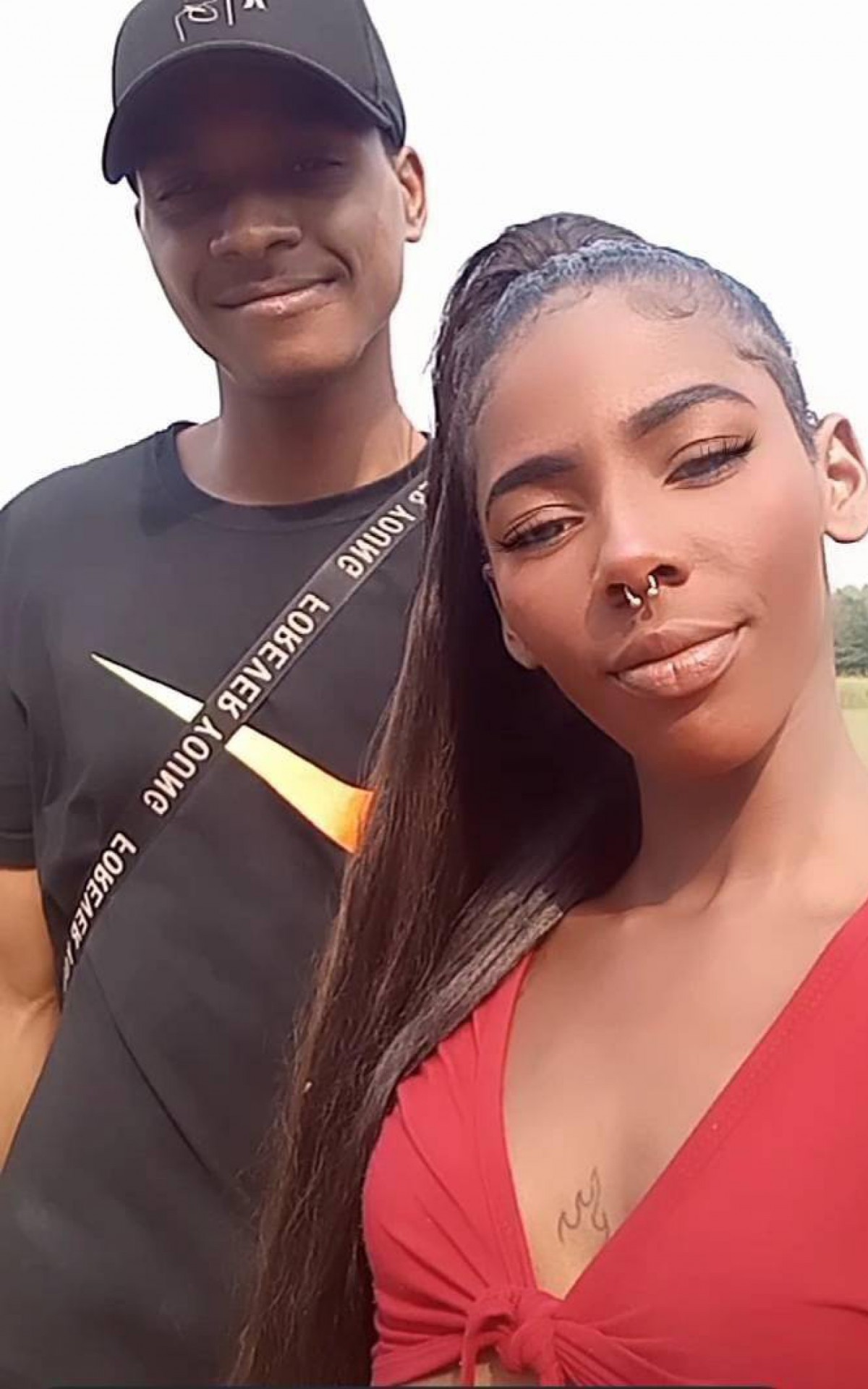 Iago Almeida e a namorada Ang&eacute;lica Moraes estavam juntos h&aacute; aproximadamente um ano - Rede Social