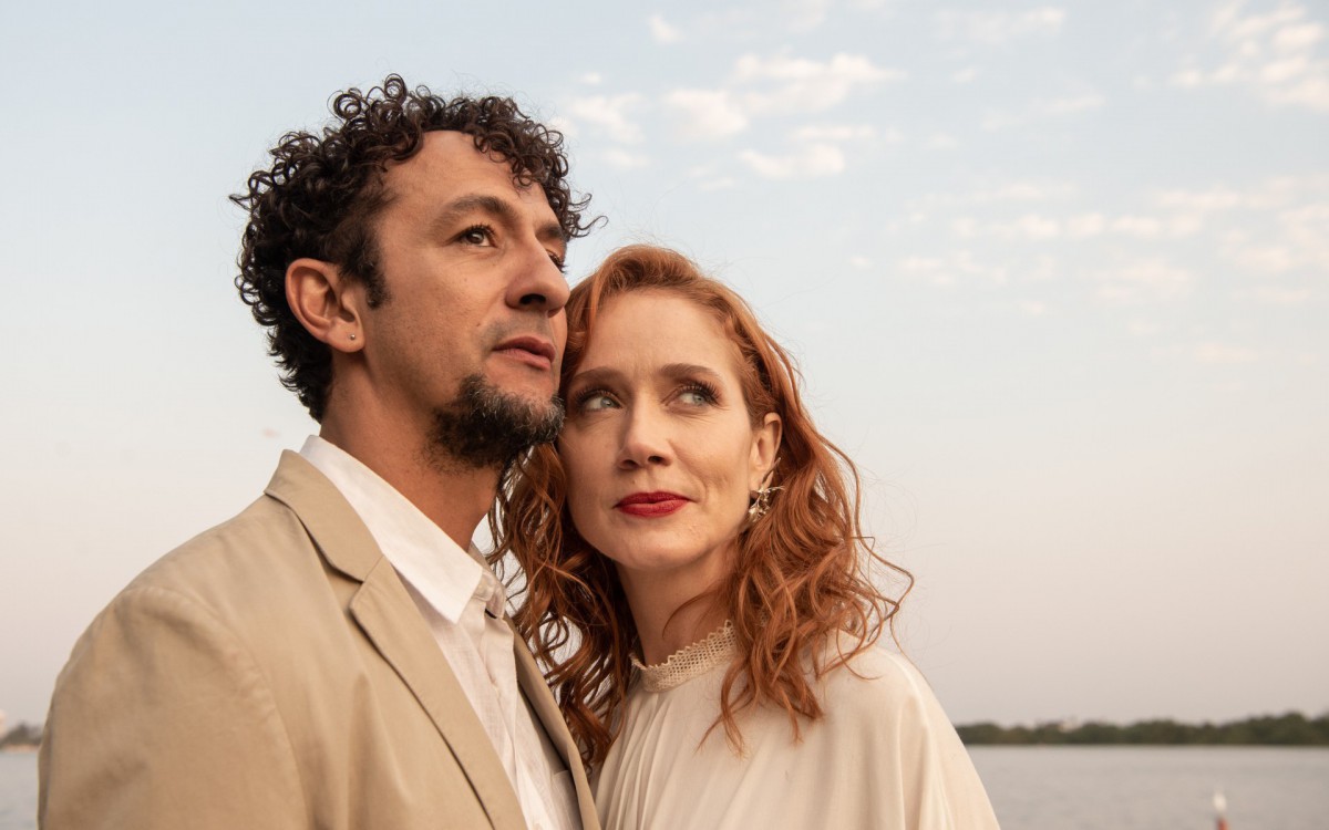 Jos&eacute; Lucas (Irandhir Santos) e Irma (Camila Morgado)