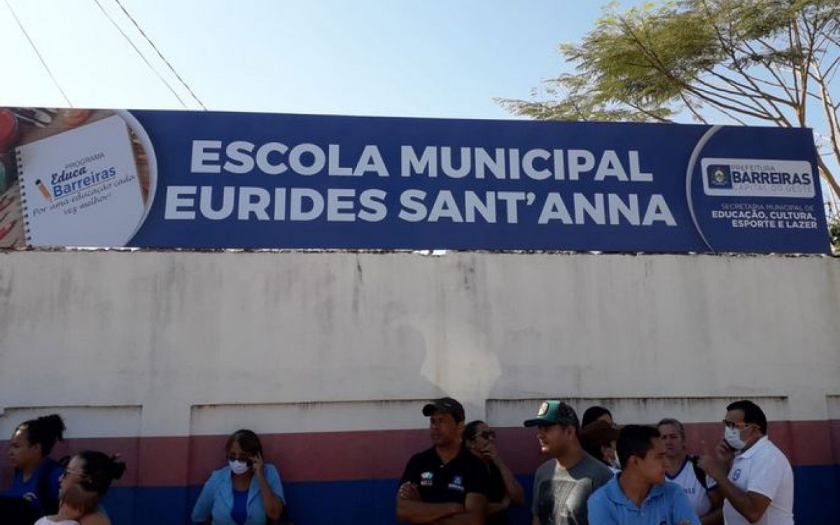 Atirador teria pulado o muro da escola para acessar &agrave;s depend&ecirc;ncias da unidade
