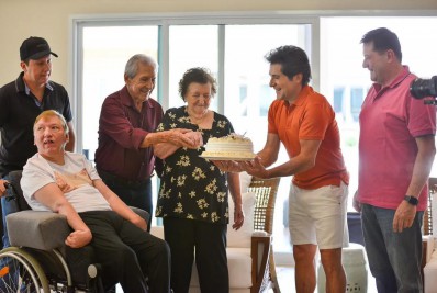 Cantor Daniel celebra aniversário da mãe nas redes sociais: 'Amor e gratidão'