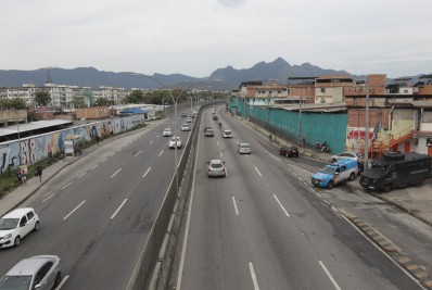 Polícia identifica criminosos que atiraram contra adolescente na Maré