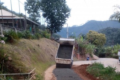 Subprefeitura de Lumiar e São Pedro da Serra faz manutenção na estrada João Heringer