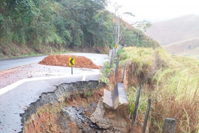 Motoristas enfrentam graves problemas de infraestrutura nas vias de acesso à Costa Verde