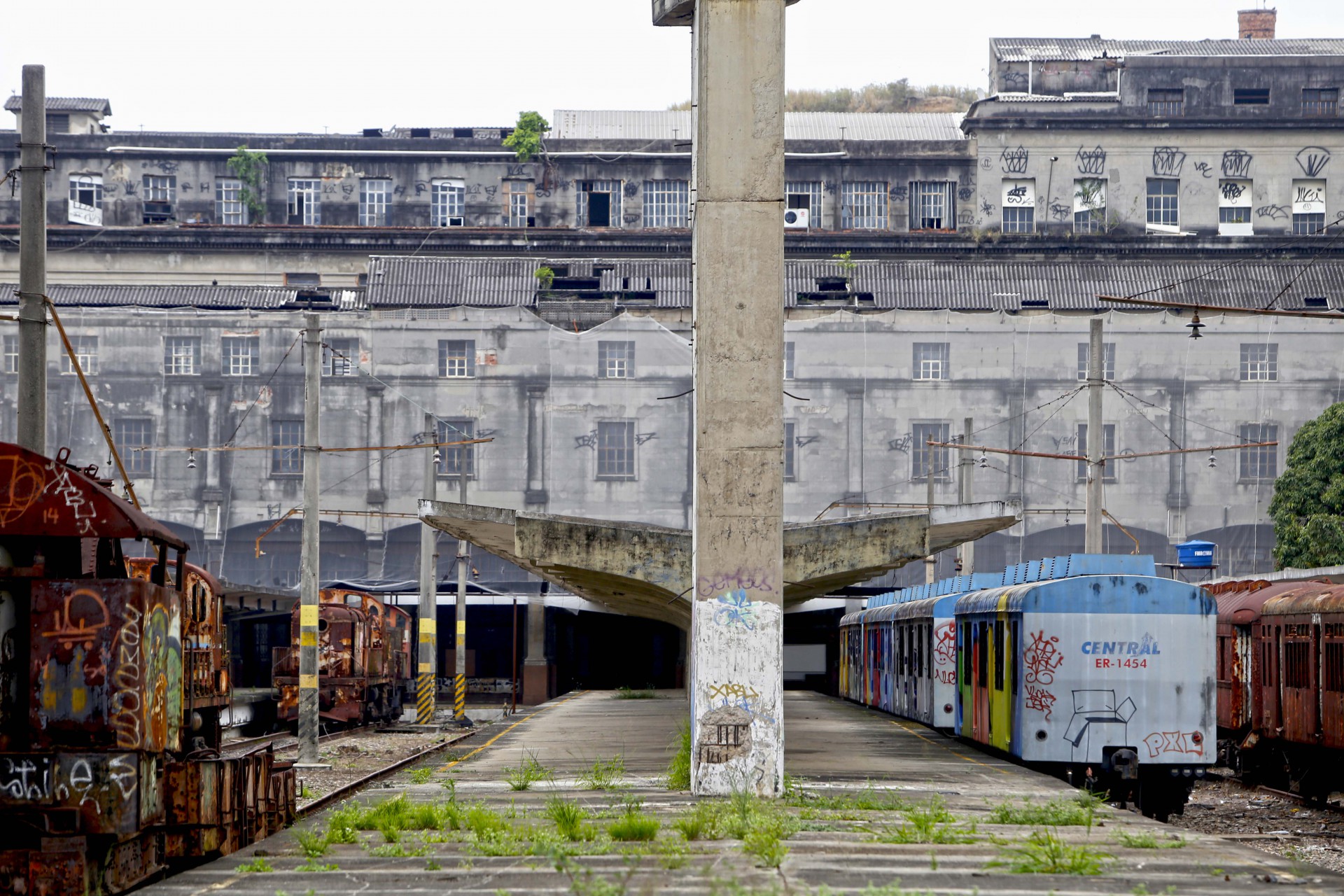 Central realiza limpeza de cinquenta toneladas de lixo na Esta&ccedil;&atilde;o Leopoldina, na Zona Norte do Rio - Divulga&ccedil;&atilde;o