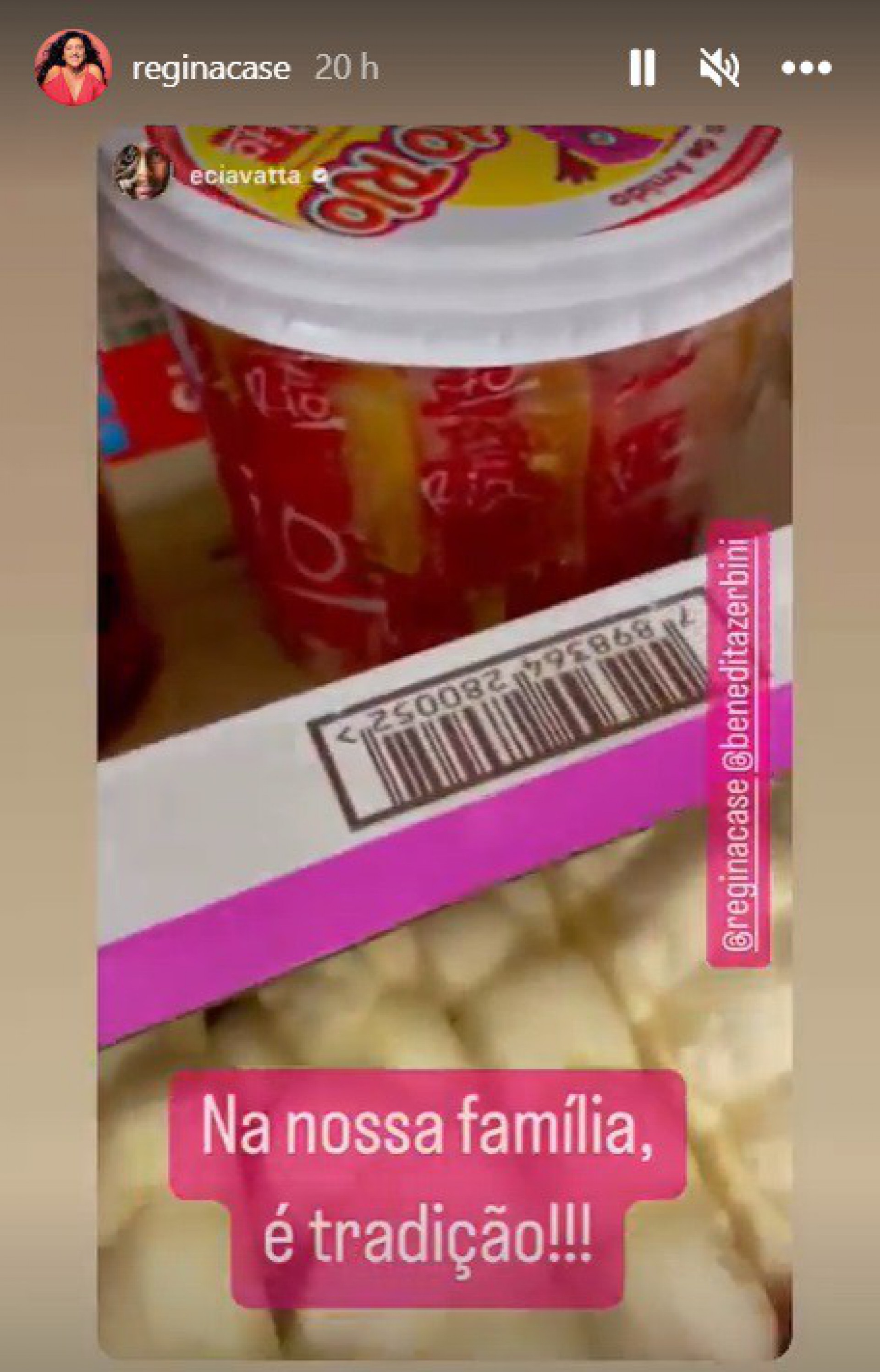 Regina Casé mostra preparativos para distribuir doces de Cosme e Damião - Reprodução Internet