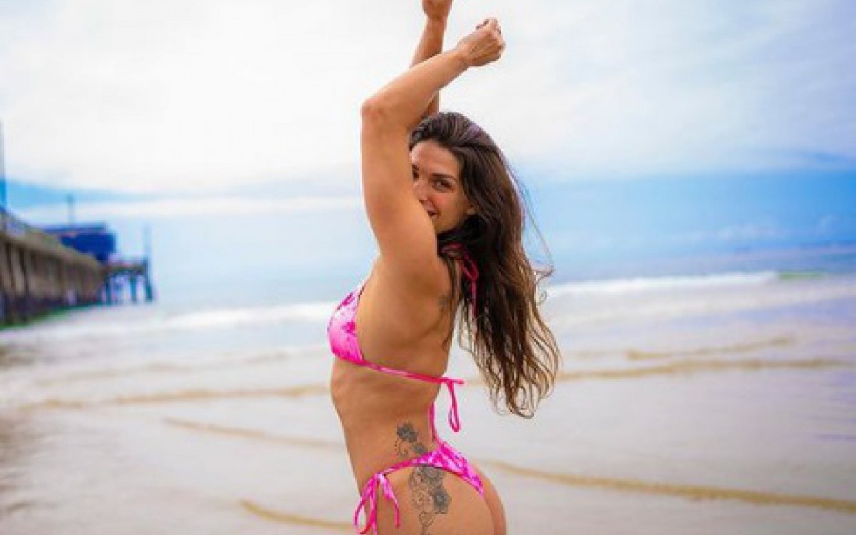 Mackenzie Dern &eacute; destaque em evento do UFC
