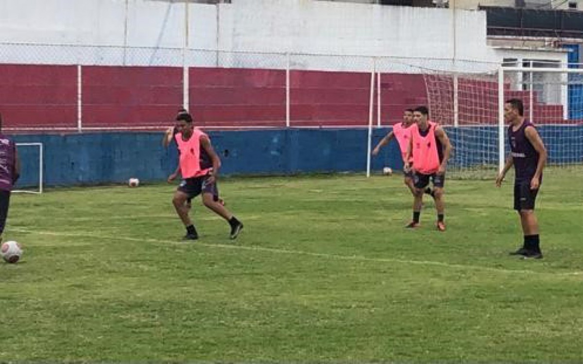 Os jogadores da SE Belford Roxo realizaram v&aacute;rios treinamentos visando o jogo contra o Barra da TIjuca
