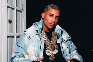 MC Poze utiliza duas viaturas para gravar clipe e é surpreendido com apreensão dos carros