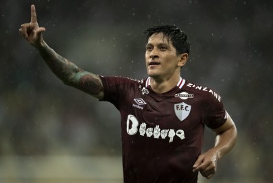 Cano supera Fred e se aproxima de recorde no Fluminense
