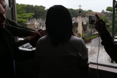 Viúva desabafa após morte de barraqueiro: 'Eles acham que todo mundo ali é traficante'