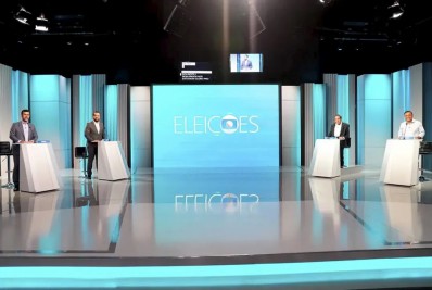 Líderes nas pesquisas, Castro e Freixo viram alvo em último debate 
