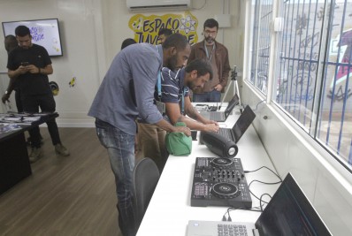 Prefeitura do Rio inaugura instalação de tecnologia com foco na formação de jovens