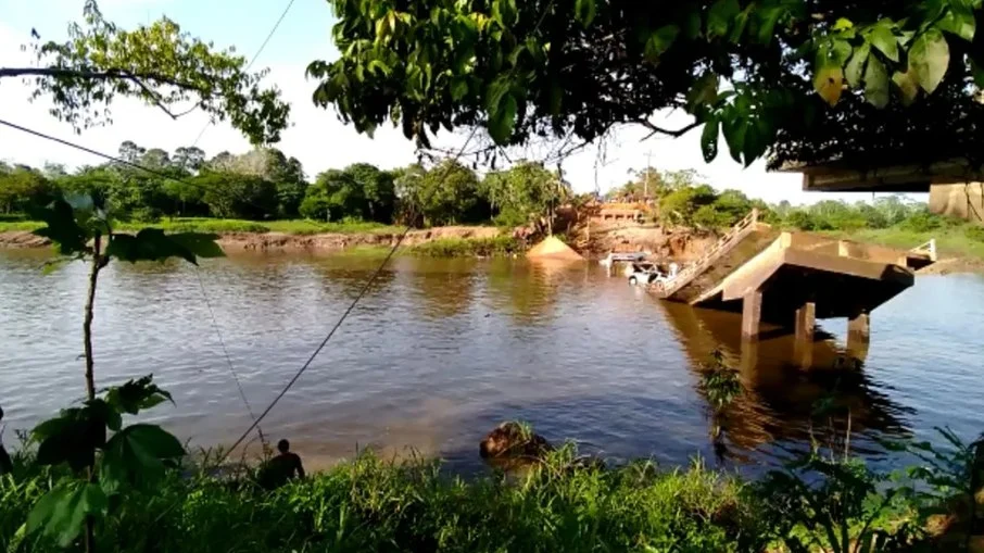 Três pessoas morrem após ponte desabar no Amazonas