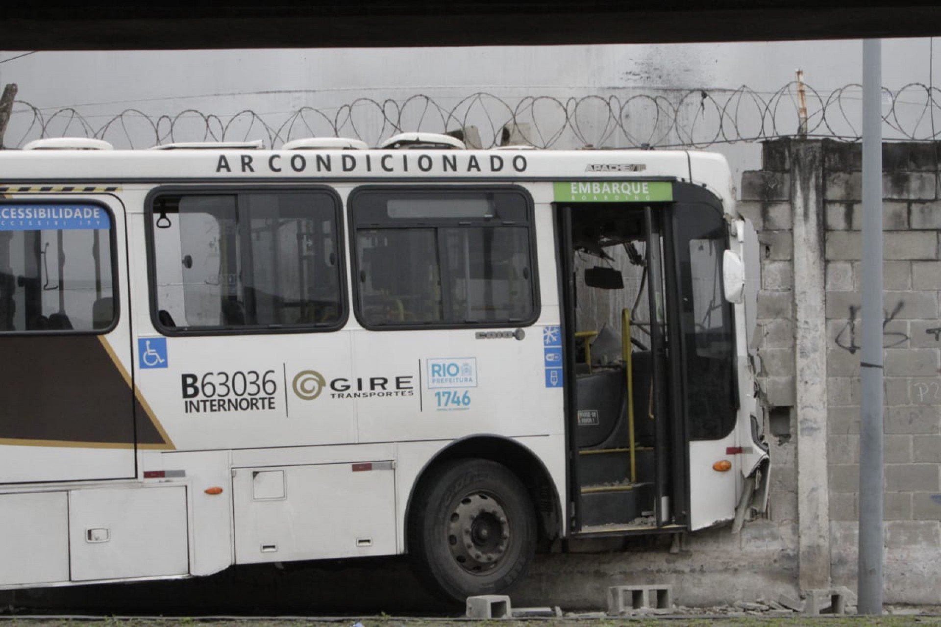 Sissy boy': Morador de Maricá recebe encomenda internacional com