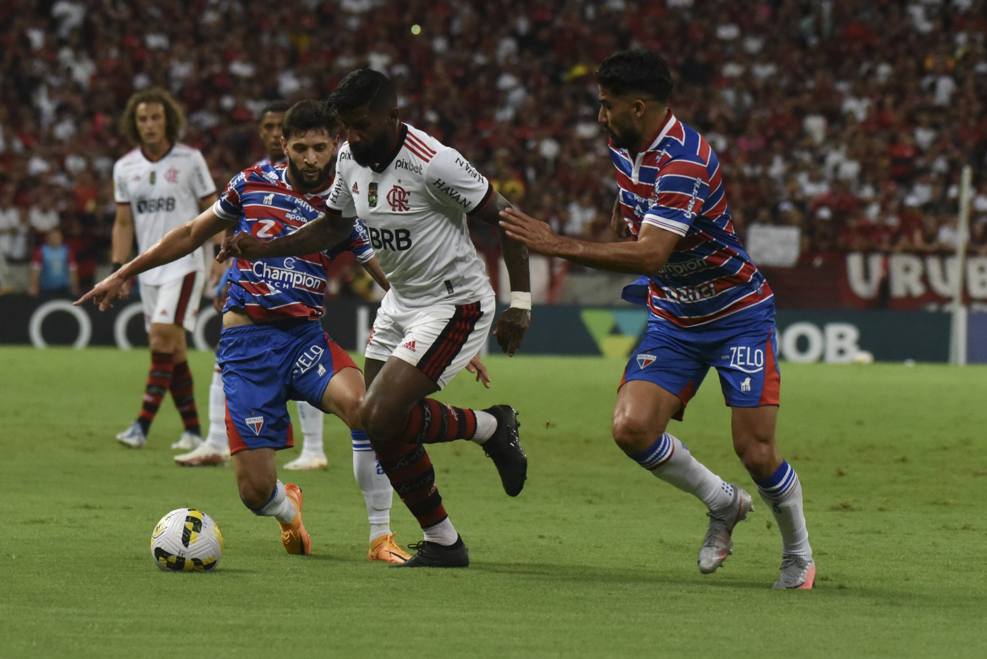 Em Confronto De Duas Viradas, Flamengo Perde Para O Fortaleza E Deixa O ...