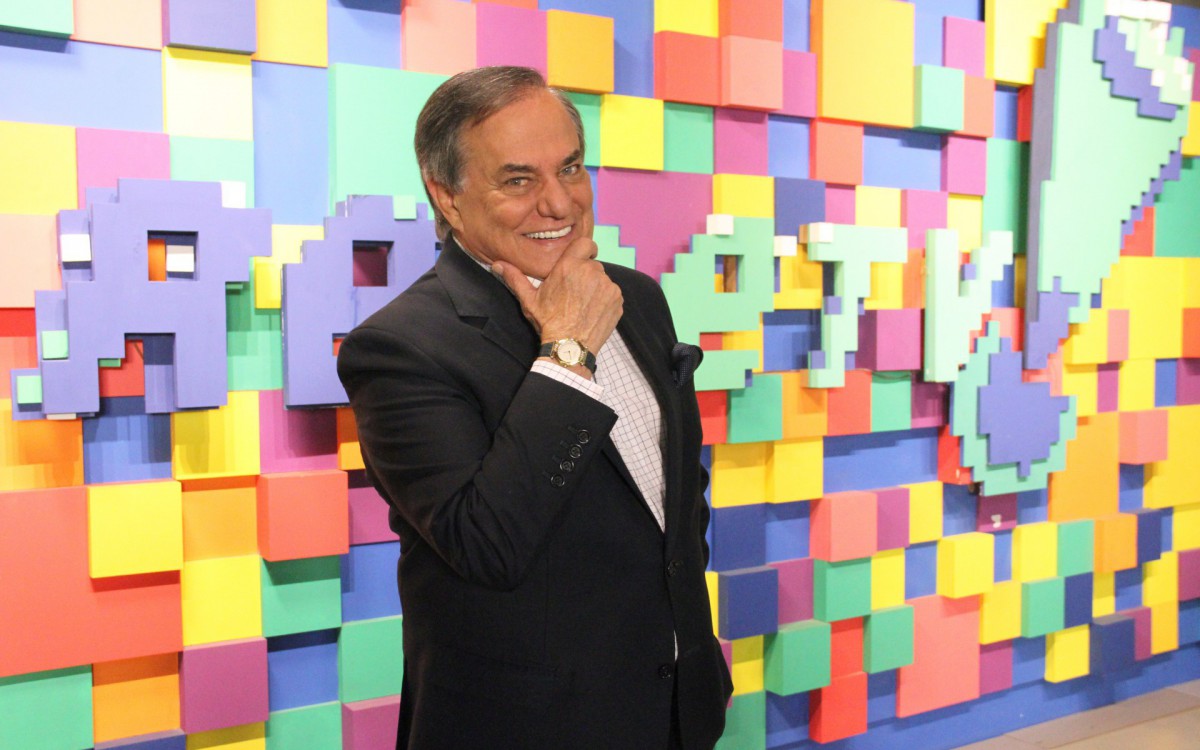Ronnie Von assume desafio de comandar programa matinal na RedeTV! - Divulgação / RedeTV!