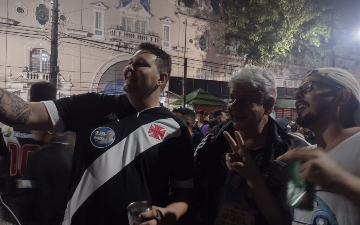 Joel Santana faz campanha nos arredores de S&atilde;o Janu&aacute;rio