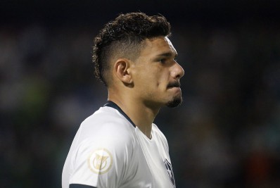 Tiquinho Soares entrega função pedida por Luís Castro e Botafogo embala no Brasileirão