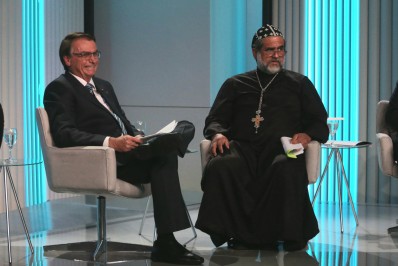 Soraya usa Kelmon, 'padre de festa junina' como ponte para criticar Bolsonaro