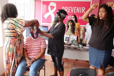 Saúde e Assistência fazem parceria e promovem ação no Espaço Rosa