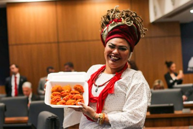 Lei que protege baianas de acarajé entra em vigor no Estado do Rio