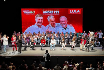 Artistas, intelectuais e políticos se reúnem em apoio à candidatura de André Ceciliano ao Senado